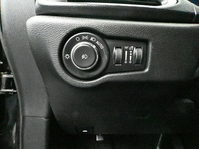 Used 2019 Chrysler Pacifica Touring-L Plus w/ Advanced Safetytec Group FWD image 28