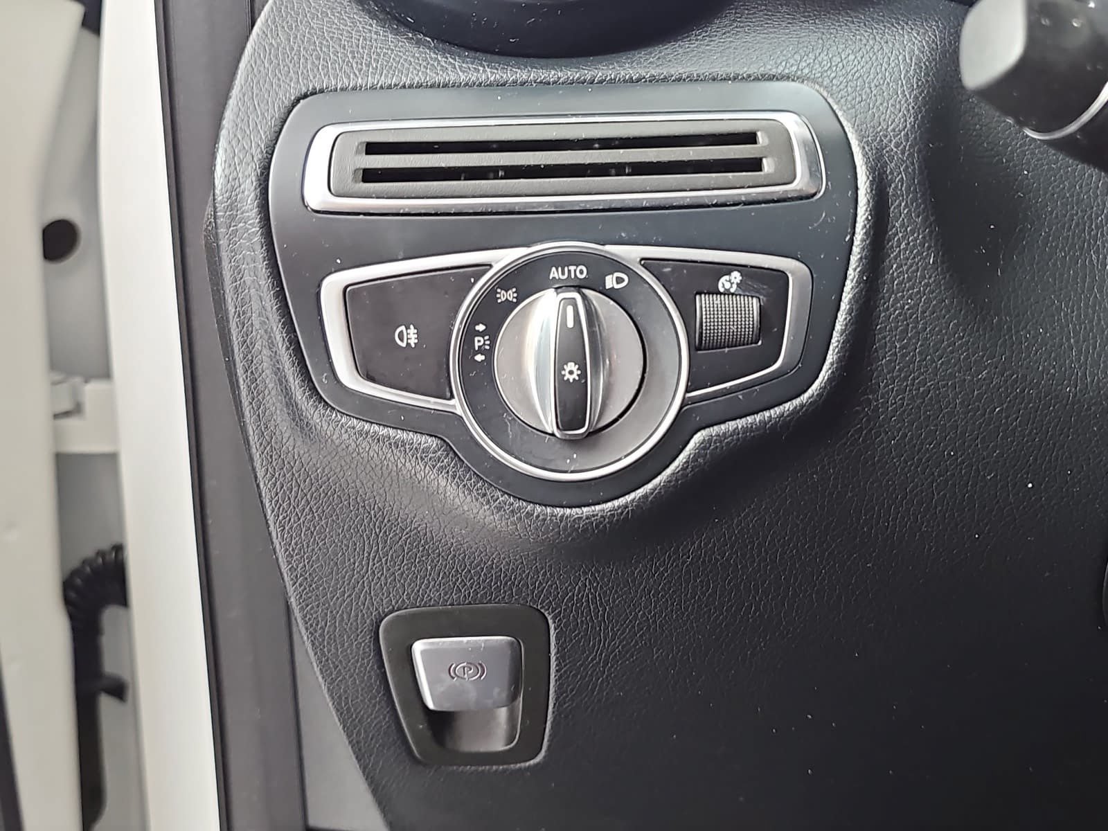 Used 2019 Mercedes-Benz GLC 300 4MATIC Coupe image 26