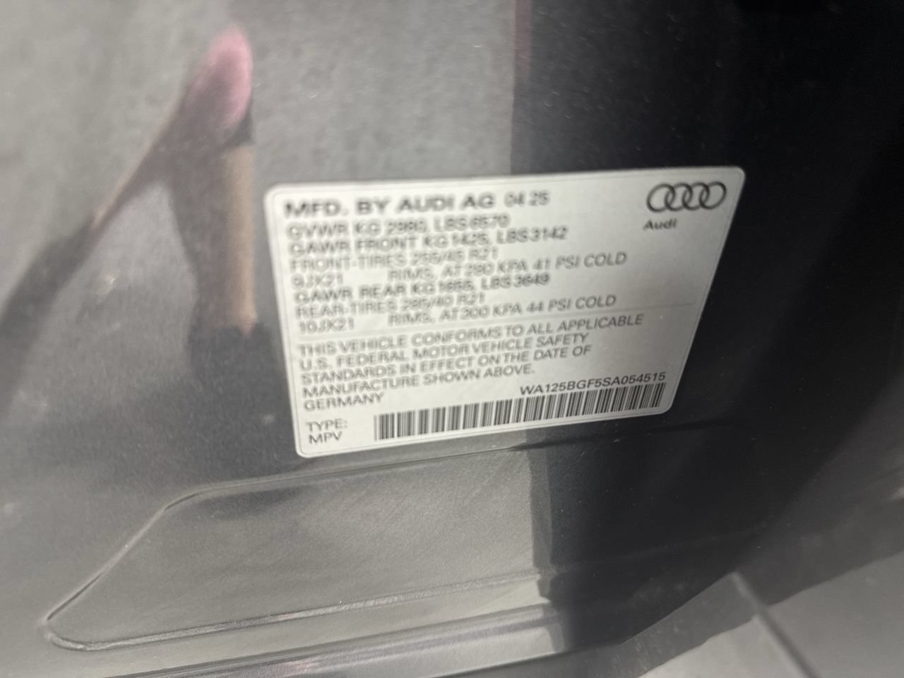 Used 2025 Audi SQ6 e-tron Premium Plus w/ Premium Plus AWD/4WD image 39