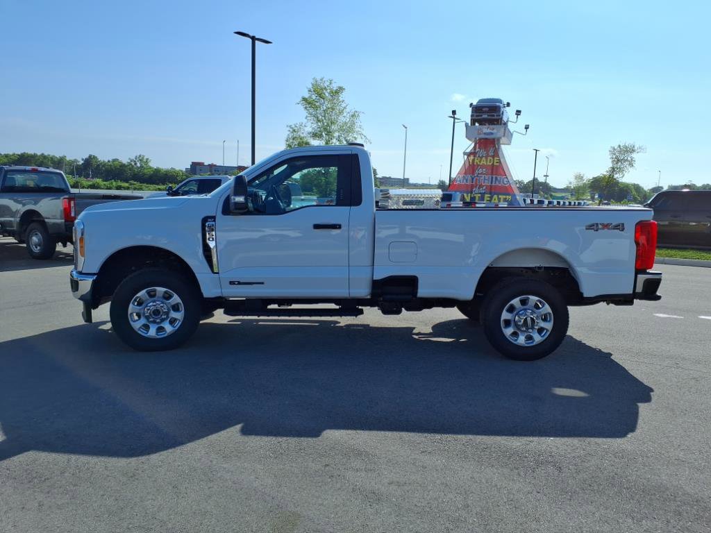 Used 2023 Ford F350 XLT image 6