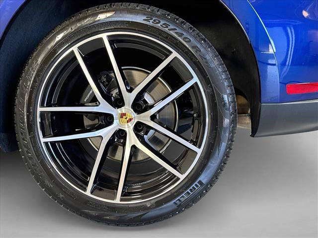 Certified 2026 Porsche Macan AWD/4WD image 25