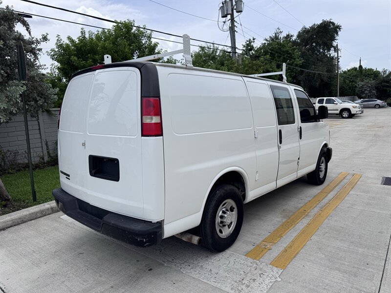 Used 2015 Chevrolet Express 2500 RWD image 5