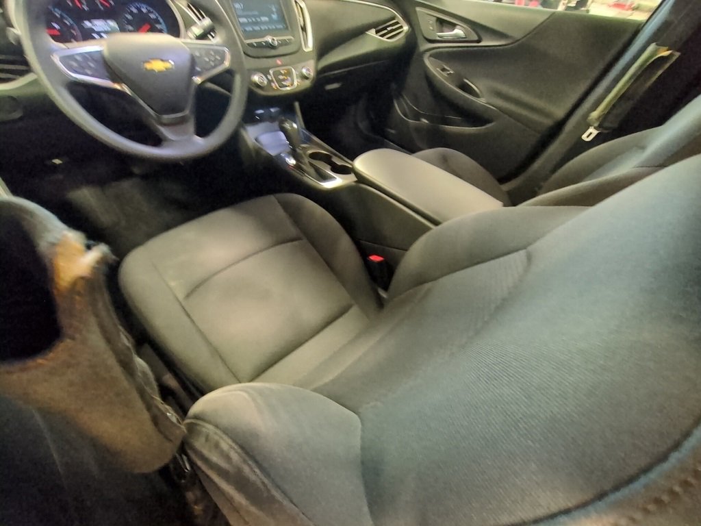 Used 2018 Chevrolet Malibu LS image 14