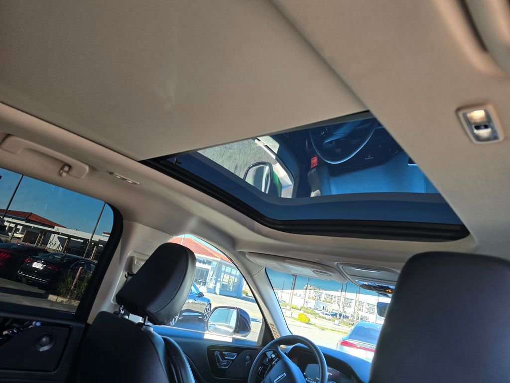 Used 2024 Lincoln Aviator Reserve w/ Class IV Trailer Tow Package image 9