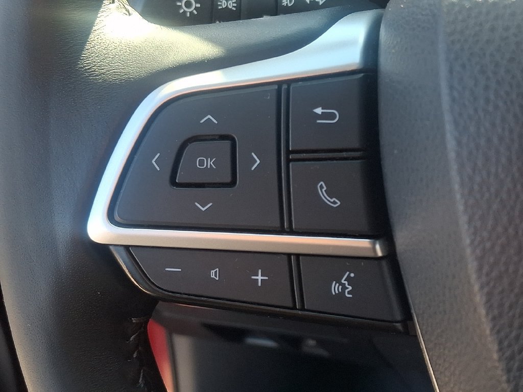 Used 2022 Toyota Highlander XLE AWD/4WD image 23