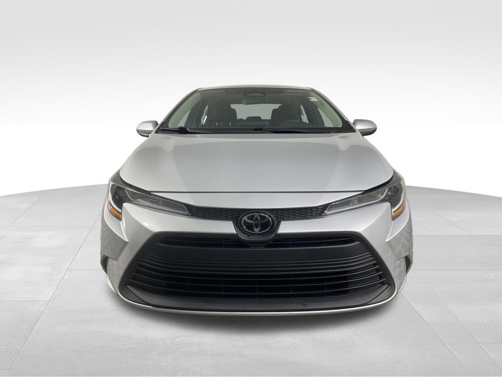 Used 2024 Toyota Corolla LE FWD image 3
