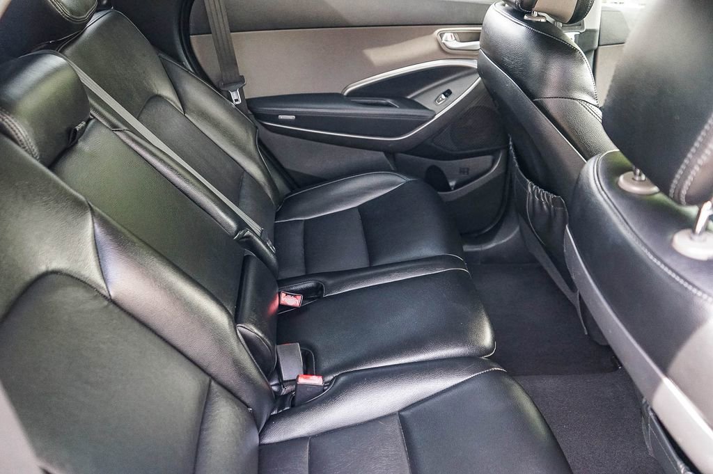 Used 2014 Hyundai Santa Fe GLS image 16