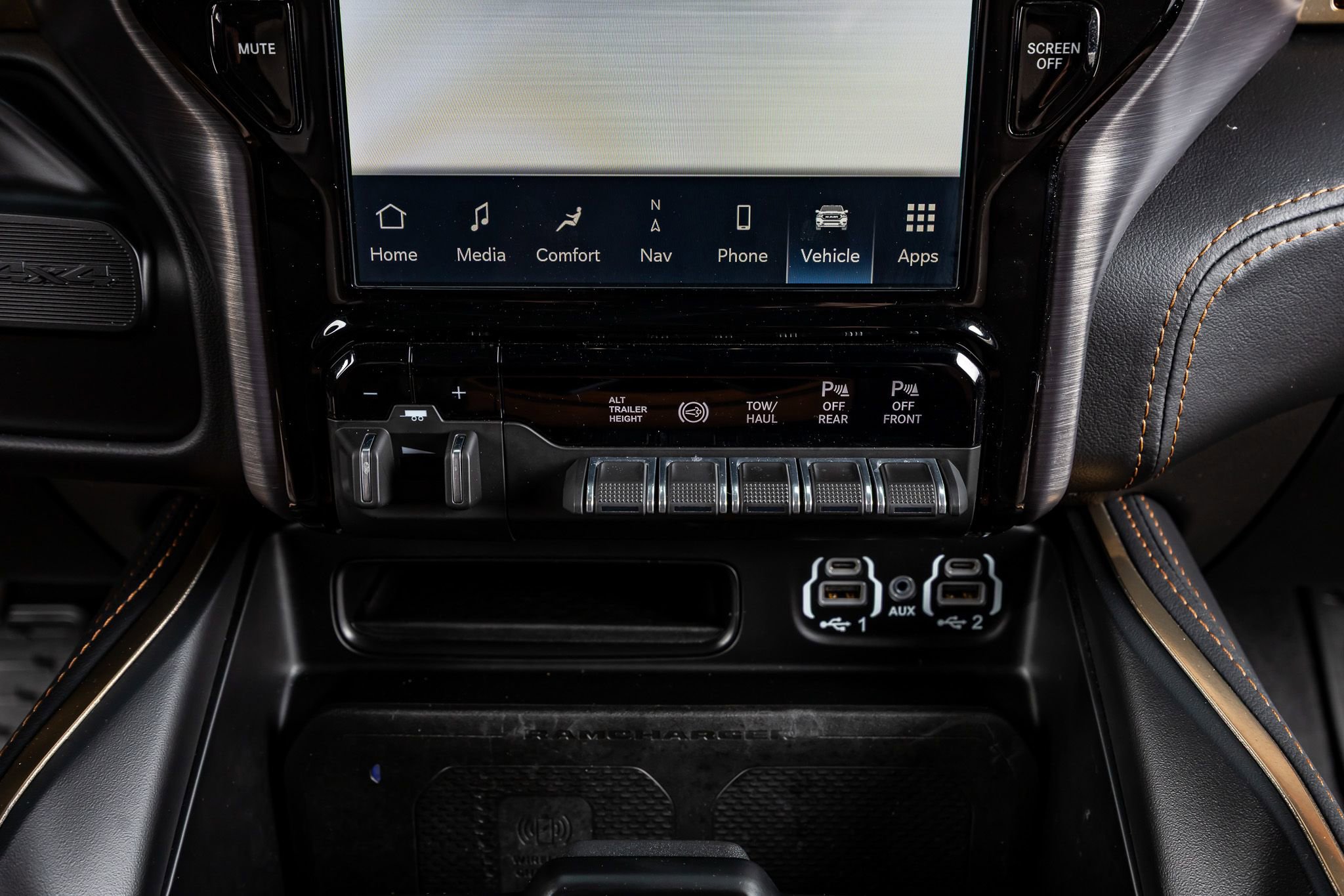 Used 2024 RAM 3500 Limited w/ Towing Technology Group image 26