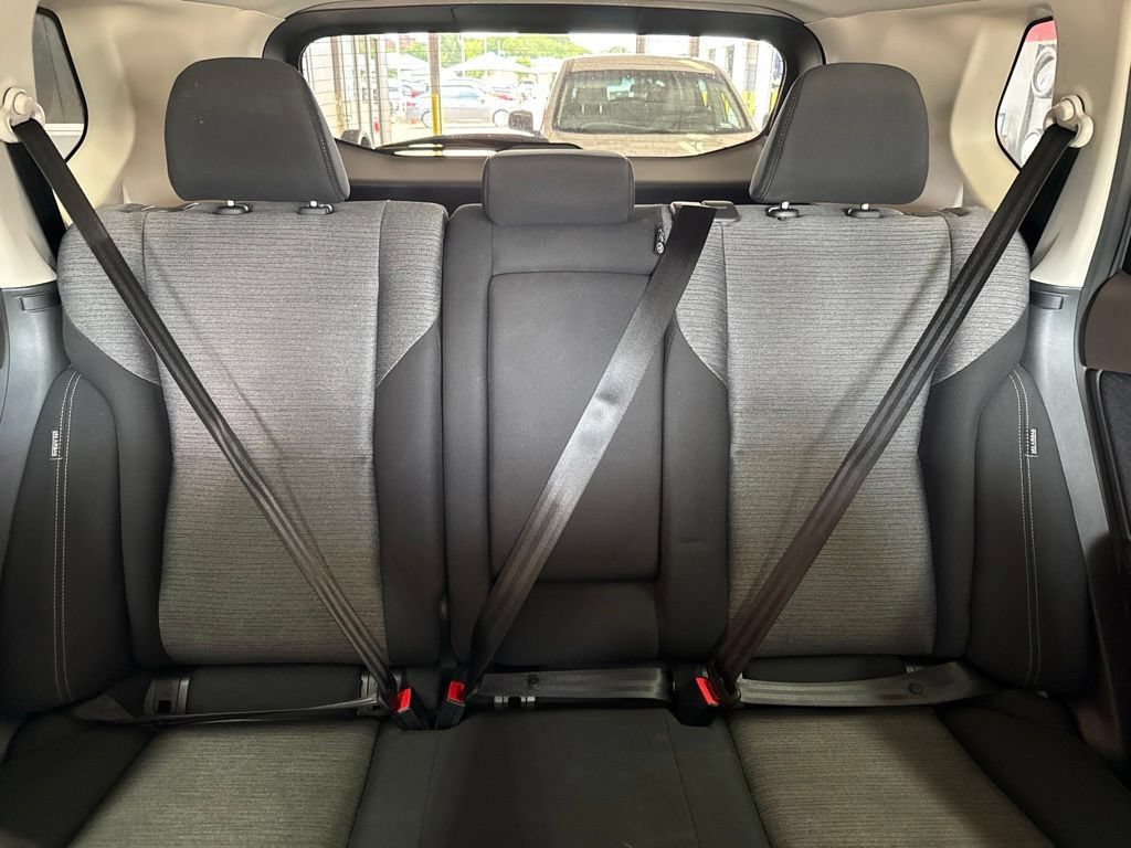 Certified 2023 Nissan Rogue SV FWD image 25