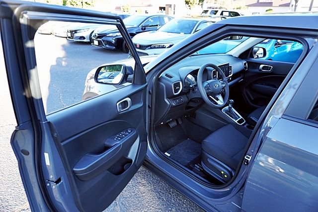 New 2026 Hyundai Venue SE FWD image 38