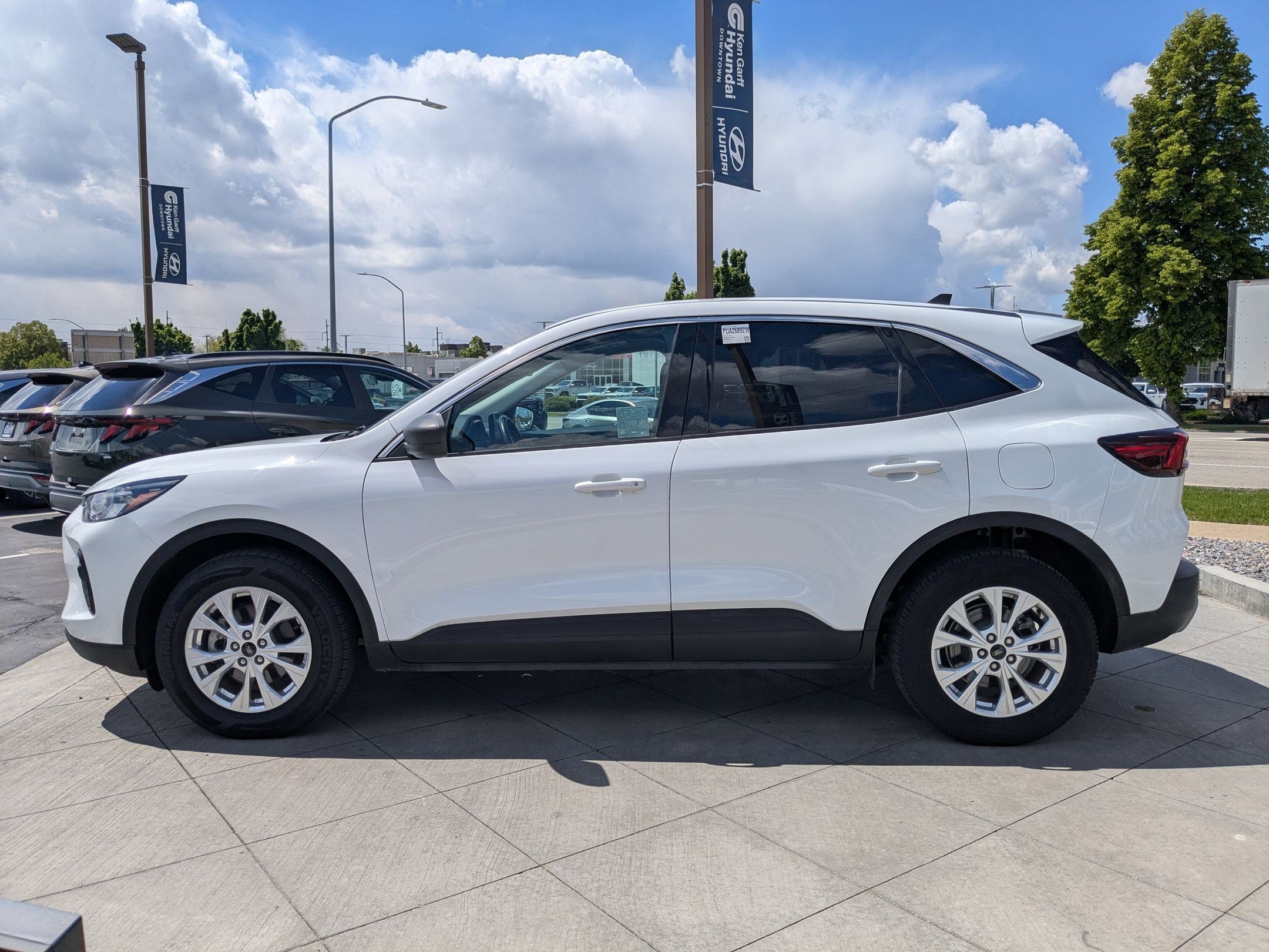 Used 2023 Ford Escape Active w/ Tech Pack #1 AWD/4WD image 9