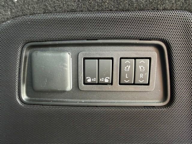 Used 2026 Cadillac Escalade Platinum Sport w/ LPO, ONYX Package AWD/4WD image 8