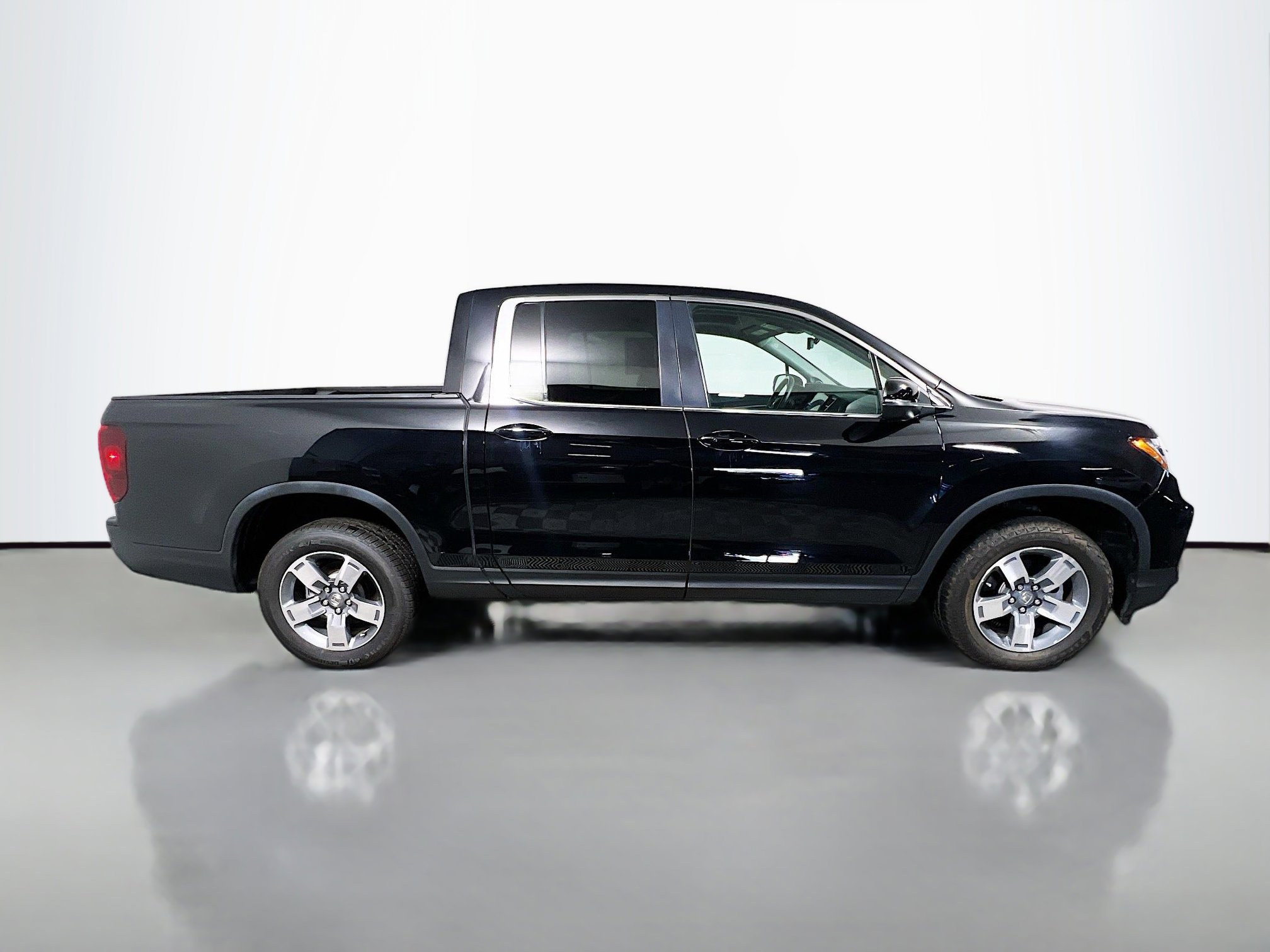 Used 2025 Honda Ridgeline RTL image 3