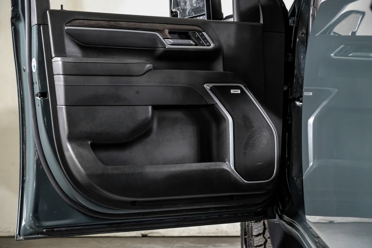 Used 2025 Chevrolet Silverado 2500 LTZ w/ LTZ Convenience Package AWD/4WD image 35
