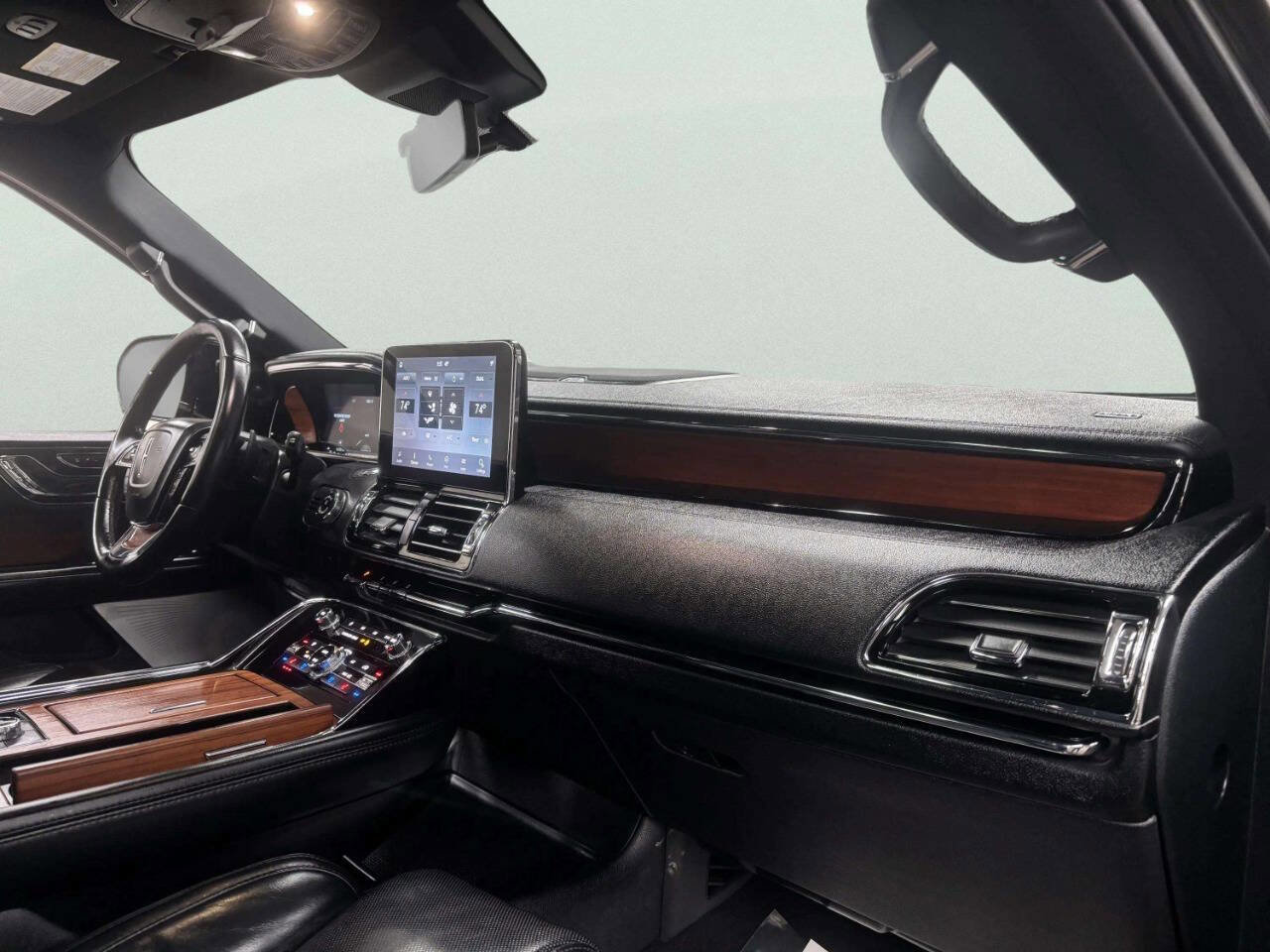 Used 2020 Lincoln Navigator Reserve w/ Equipment Group 208A Reserve image 32