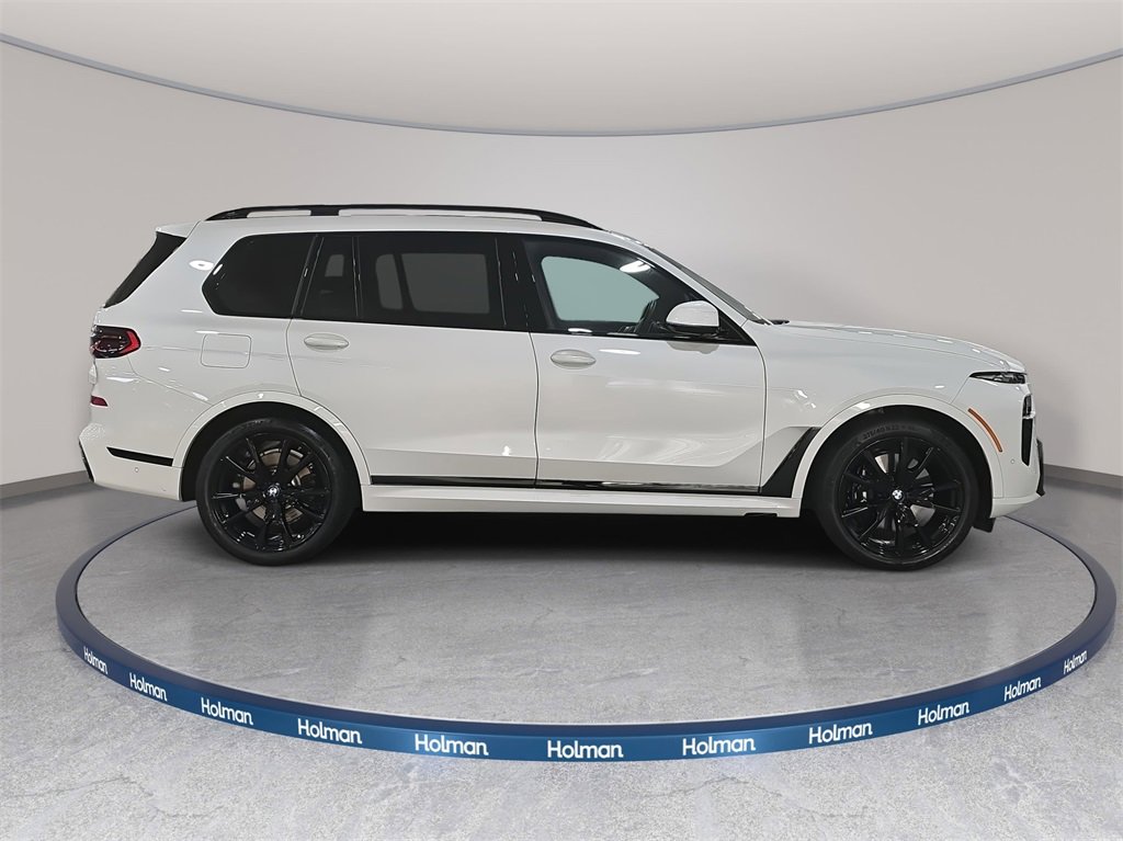 Used 2024 BMW X7 xDrive40i w/ M Sport Package image 4