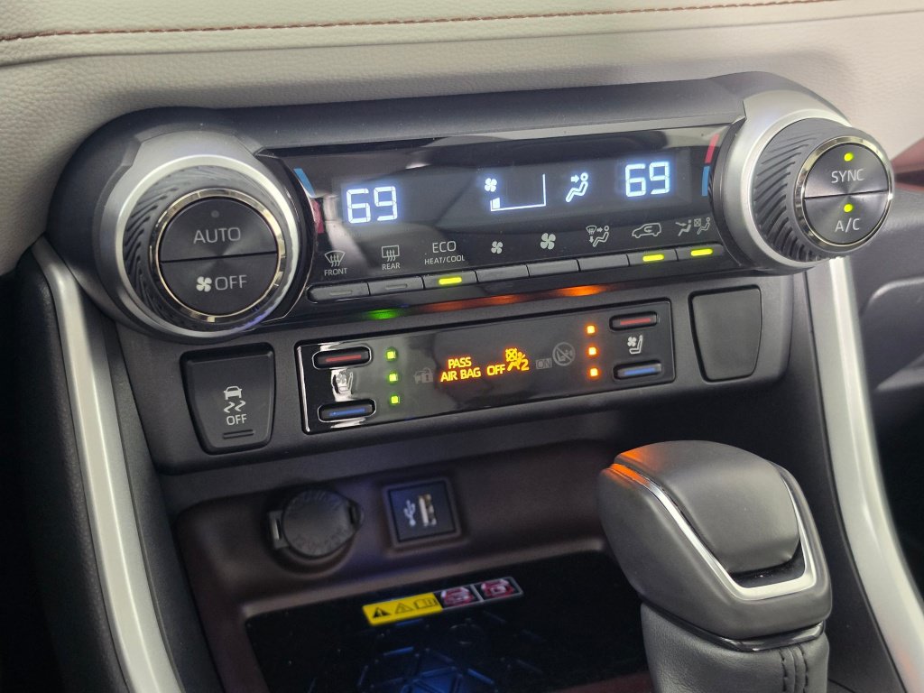 Used 2024 Toyota RAV4 Limited w/ Advanced Technology Package AWD/4WD image 19