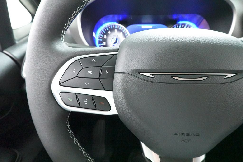 New 2027 Chrysler Pacifica Select FWD image 11