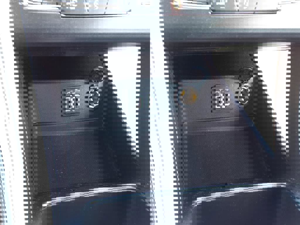 Used 2020 Ford Fusion SE image 23