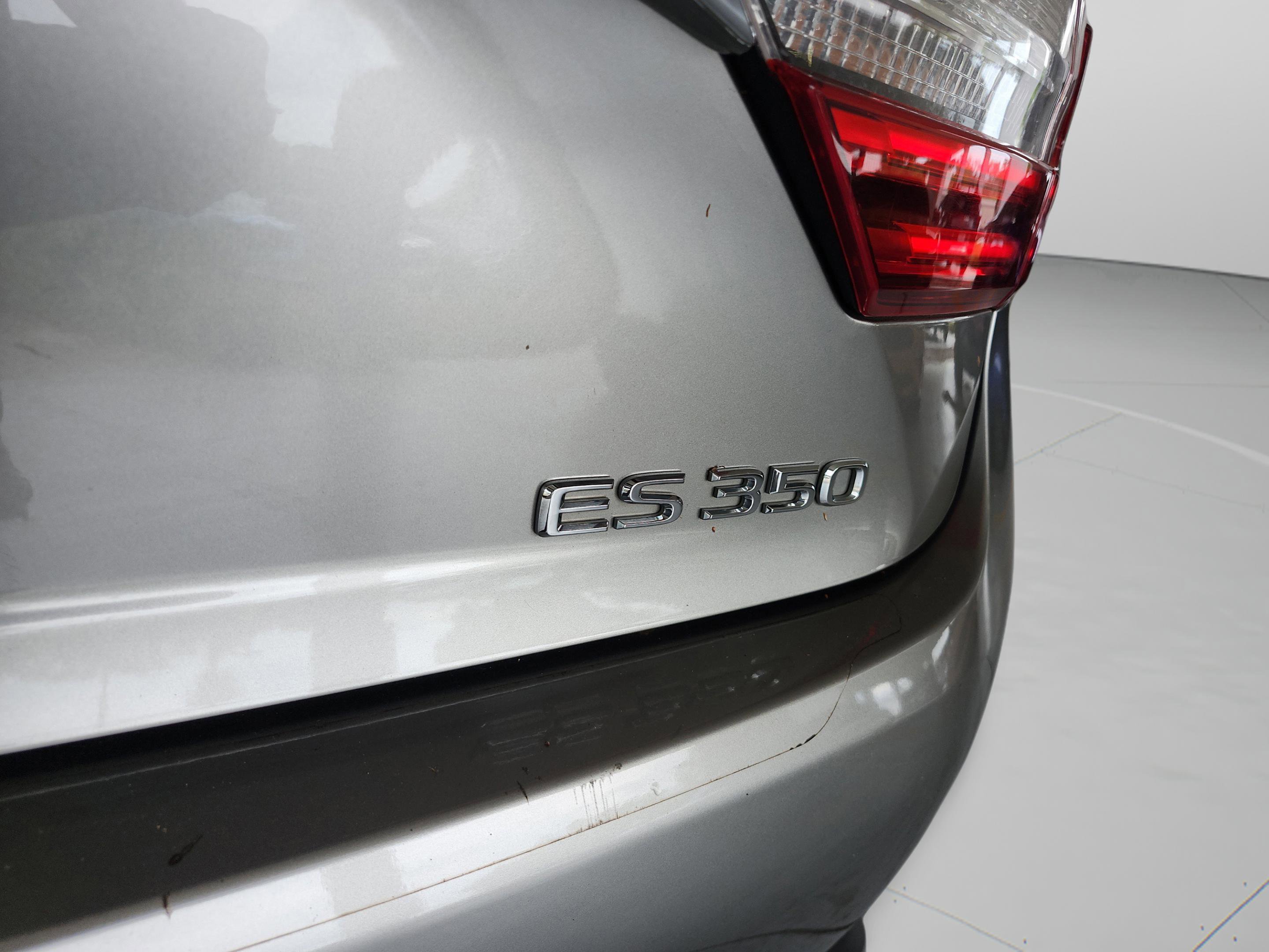 Used 2016 Lexus ES 350 w/ Premium Package w/Wood Trim image 26