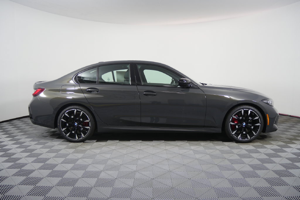 Used 2026 BMW 330i Sedan w/ M Sport Package RWD image 6