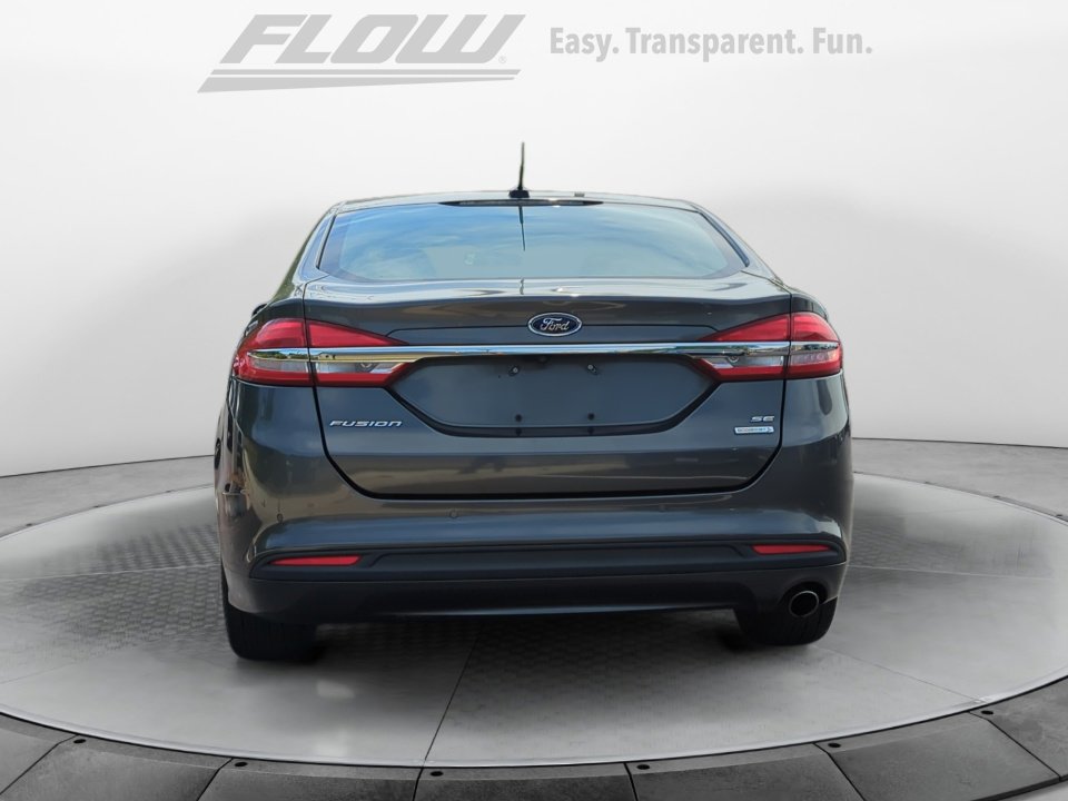 Used 2017 Ford Fusion SE w/ Fusion SE Technology Package FWD image 8