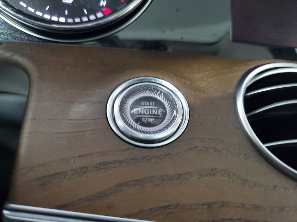 Used 2018 Mercedes-Benz E 400 4MATIC Wagon image 33