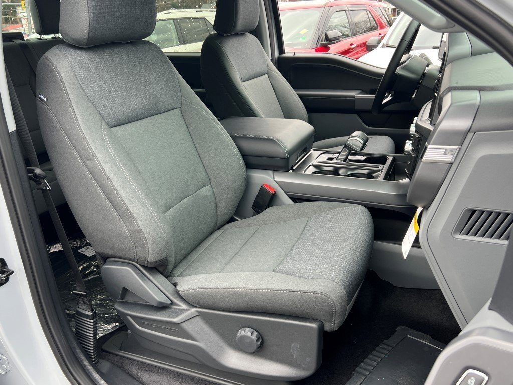 New 2025 Ford F150 Lightning XLT image 9
