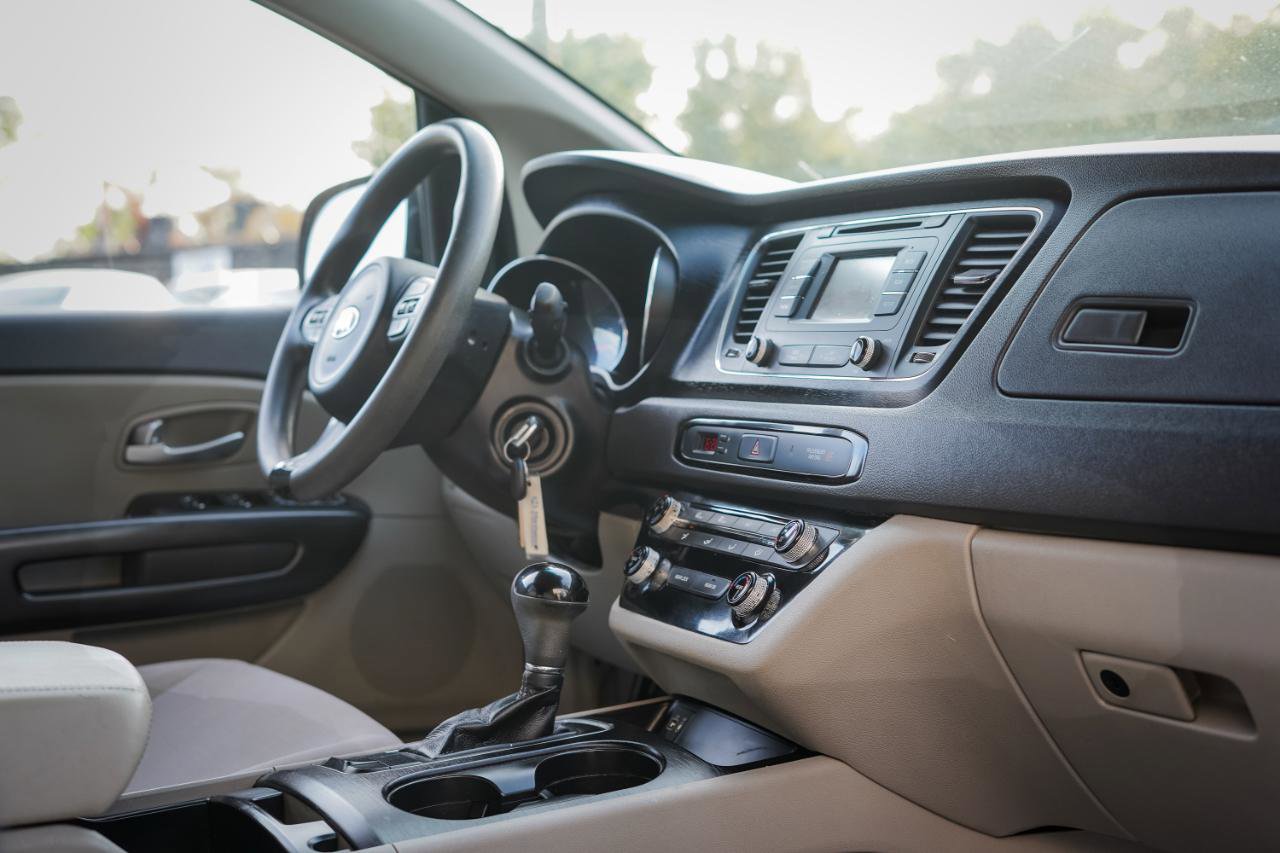 Used 2016 Kia Sedona LX FWD image 9