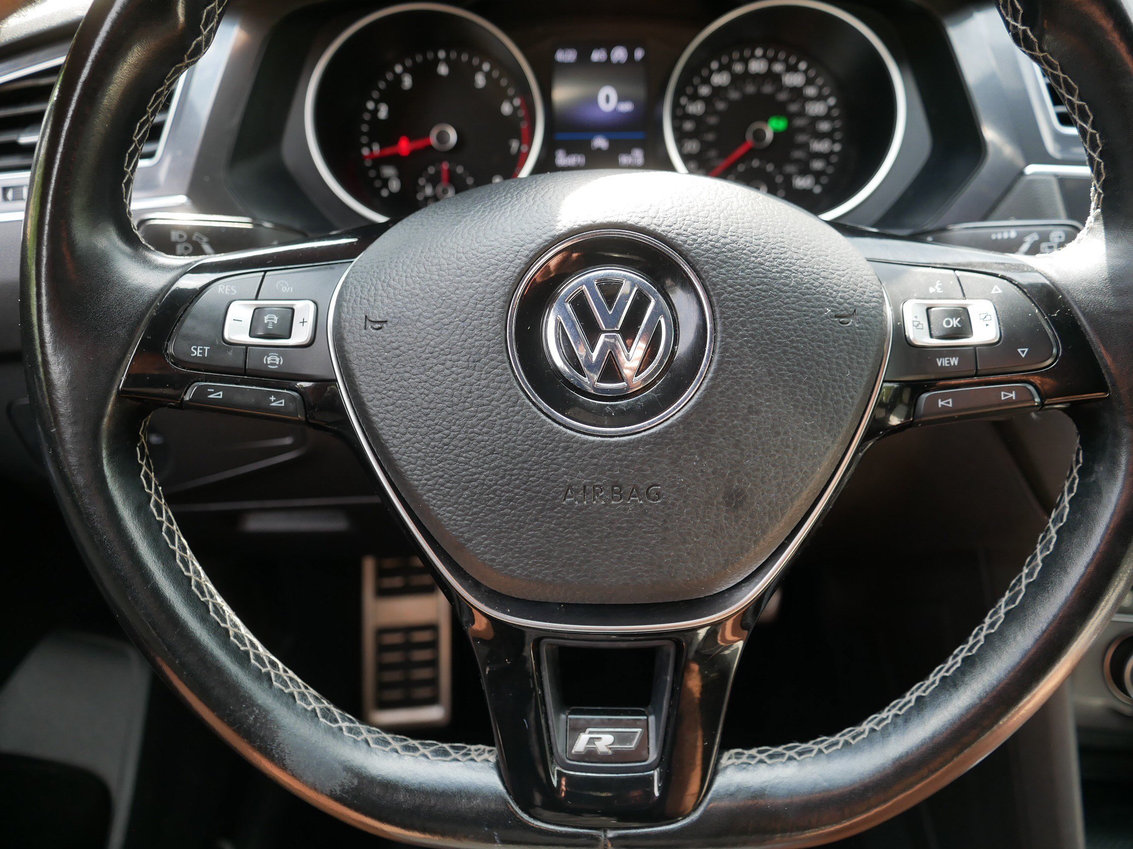 Used 2021 Volkswagen Tiguan SE R-Line AWD/4WD image 25