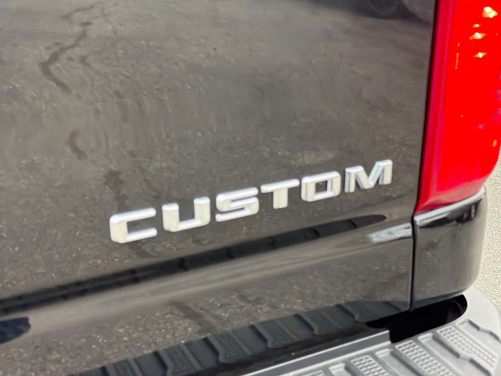 Used 2024 Chevrolet Silverado 2500 Custom w/ Custom Value Package image 11