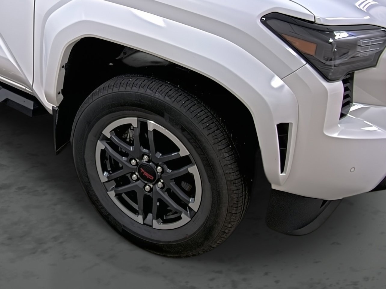 Used 2024 Toyota Tacoma TRD Sport w/ TRD Sport Upgrade Package image 14
