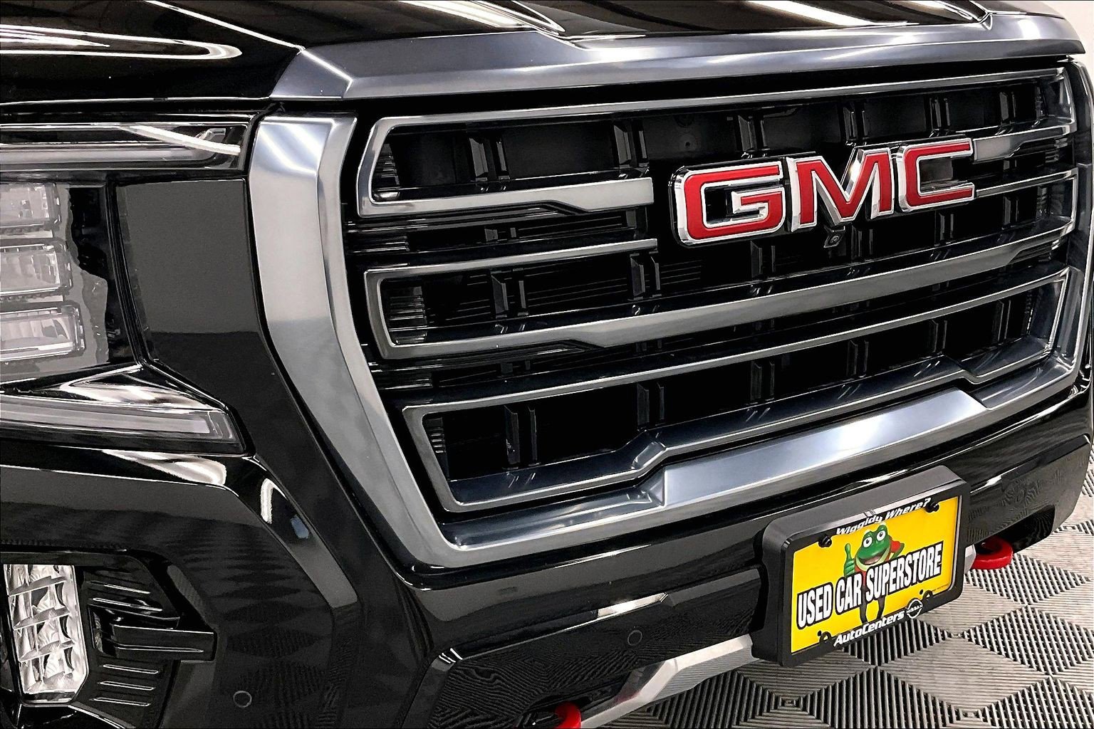 Used 2024 GMC Yukon AT4 w/ Technology Package AWD/4WD image 35