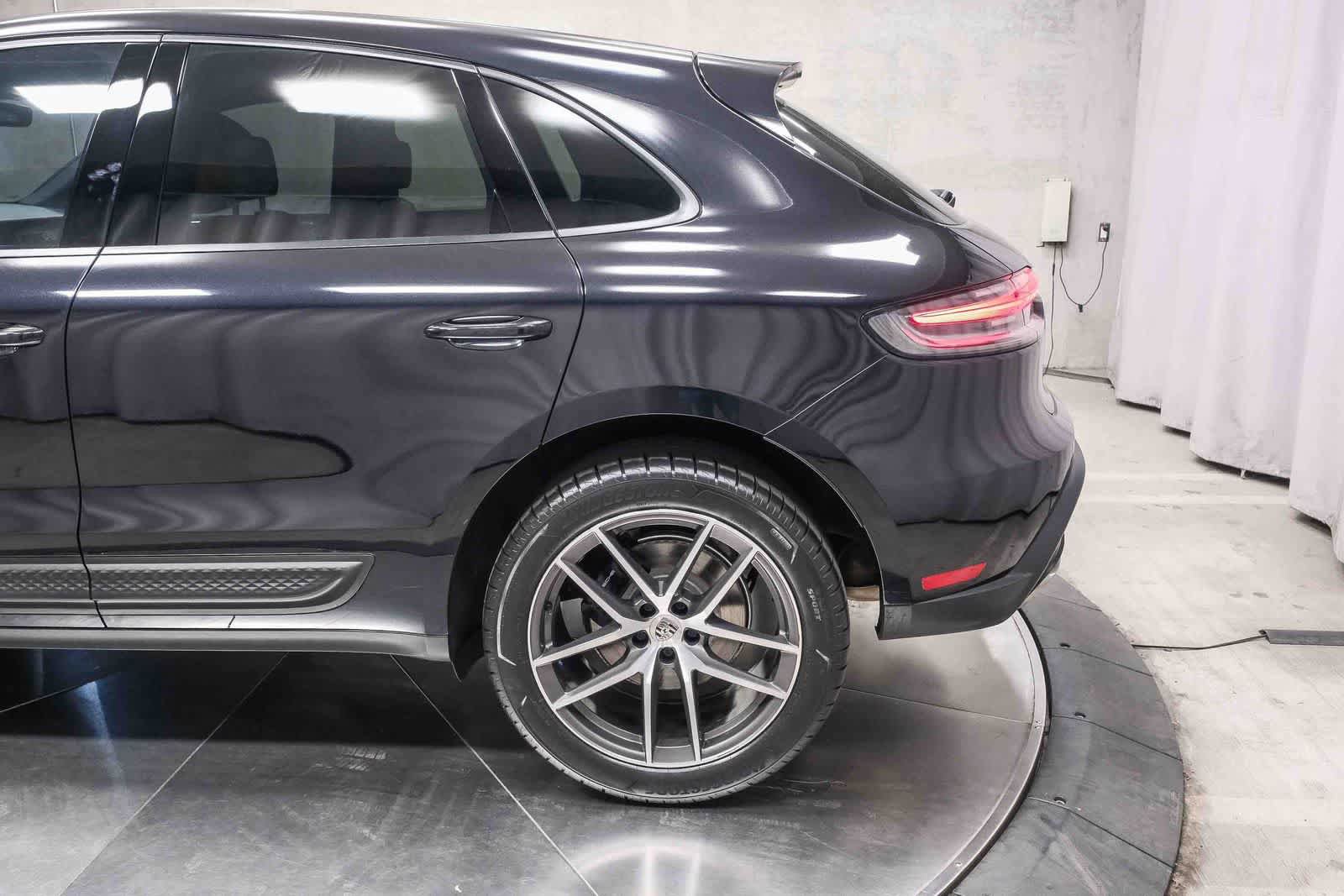 Used 2023 Porsche Macan image 8