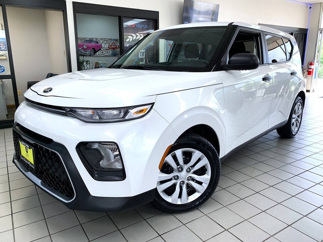 Used 2021 Kia Soul LX FWD image 2