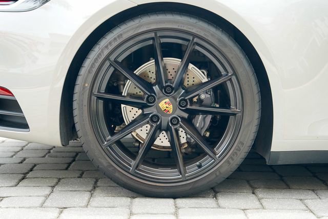 Used 2021 Porsche 911 Carrera 4 AWD/4WD image 32