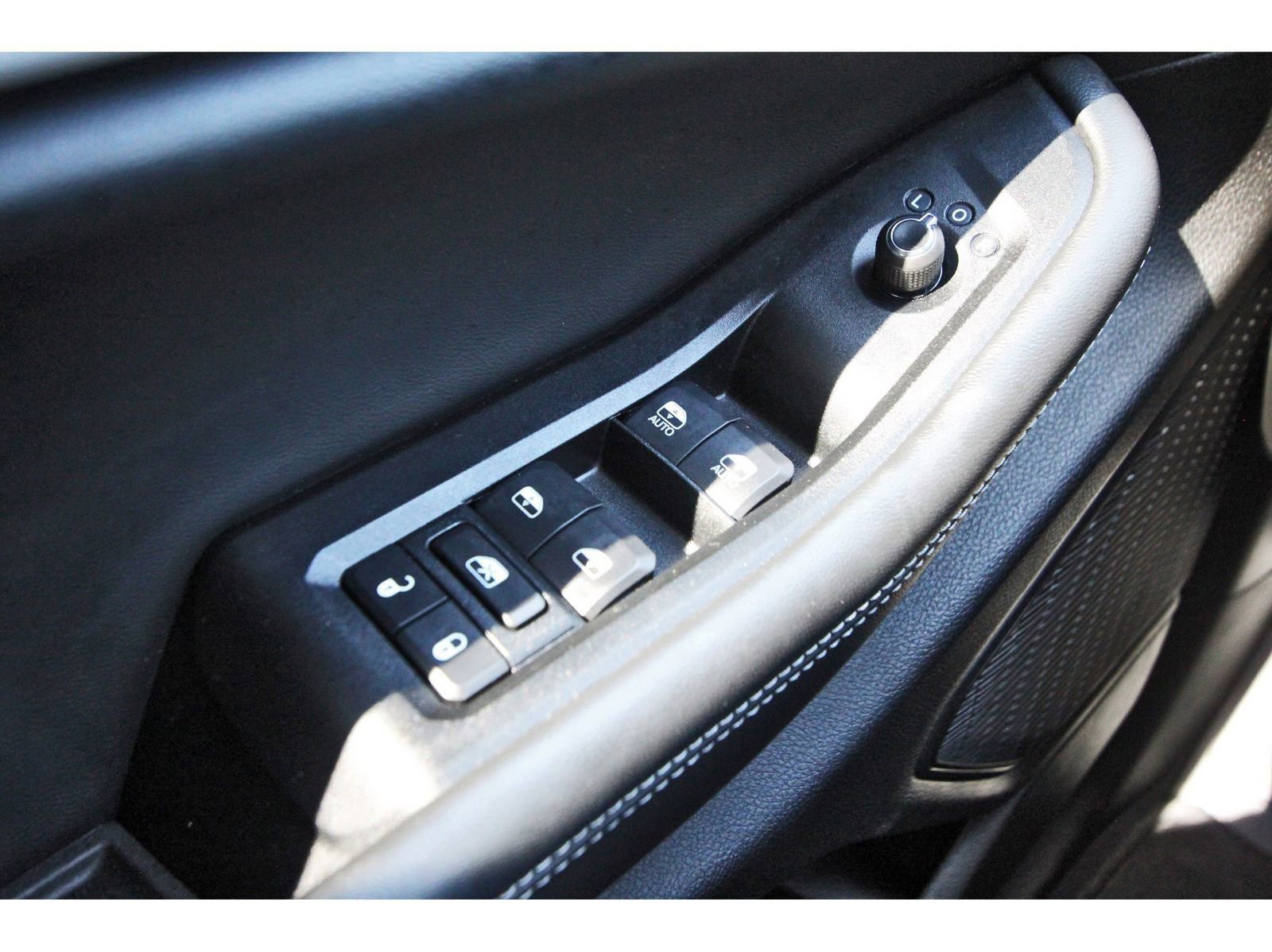 Used 2023 Jeep Grand Cherokee L Limited image 23