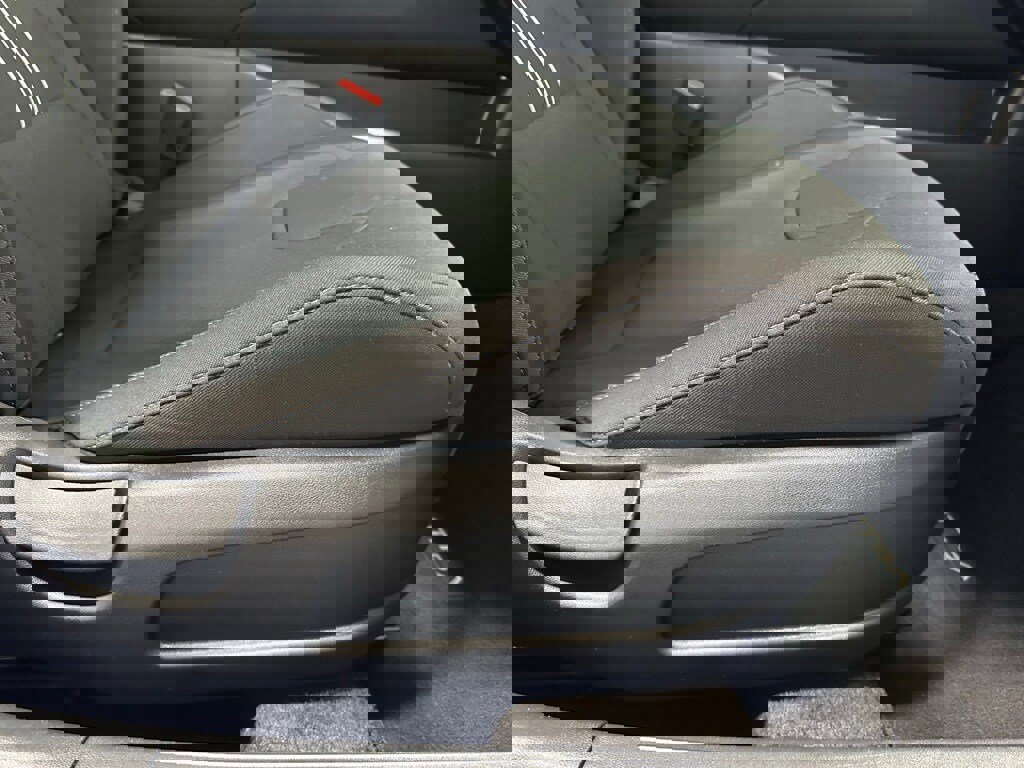 Used 2025 Hyundai Elantra SEL w/ Cargo Package image 56