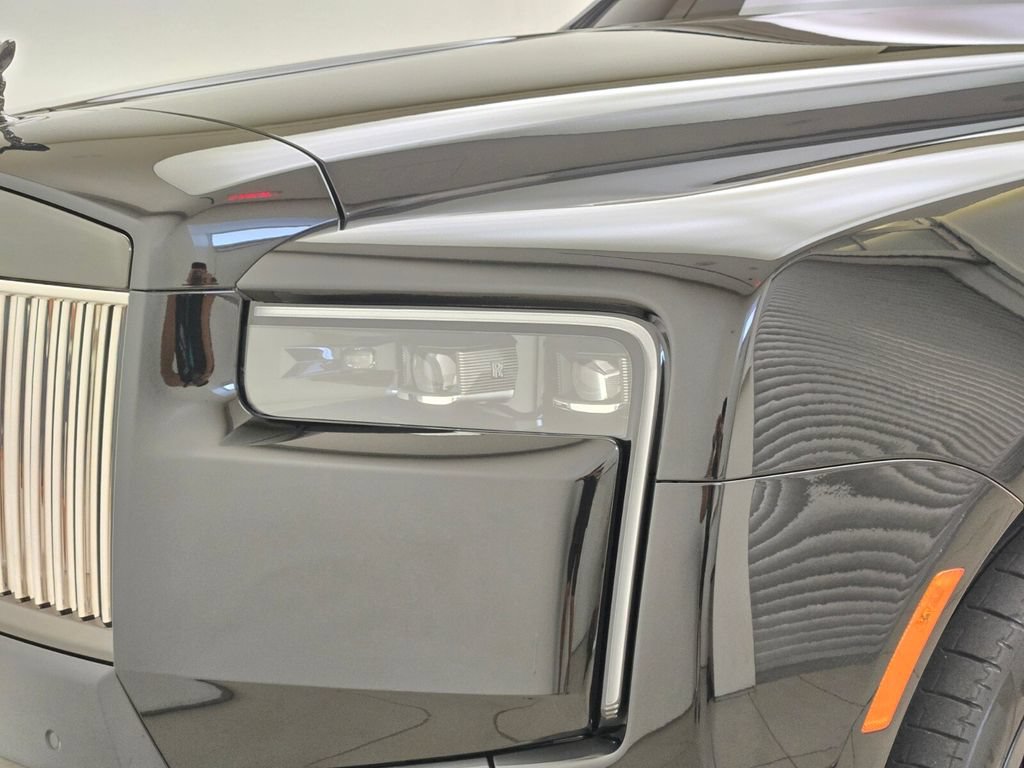 Certified 2025 Rolls-Royce Cullinan Black Badge AWD/4WD image 8