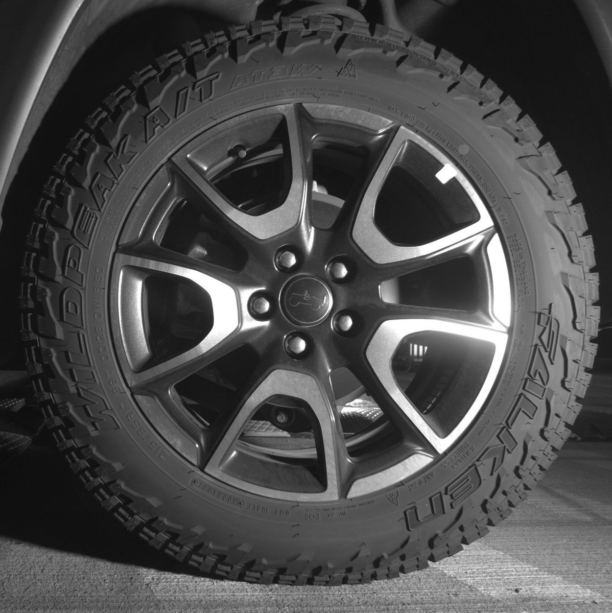 Used 2025 Jeep Compass Trailhawk image 14