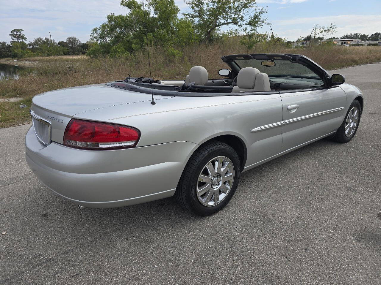 Used 2006 Chrysler Sebring Limited w/ Spring Special Group image 6