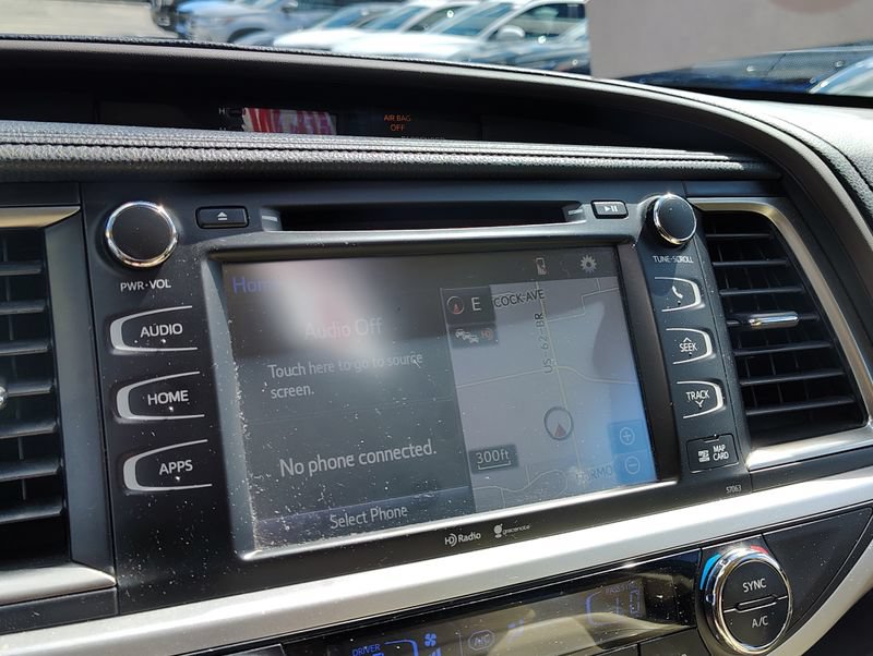 Used 2015 Toyota Highlander XLE AWD/4WD image 16