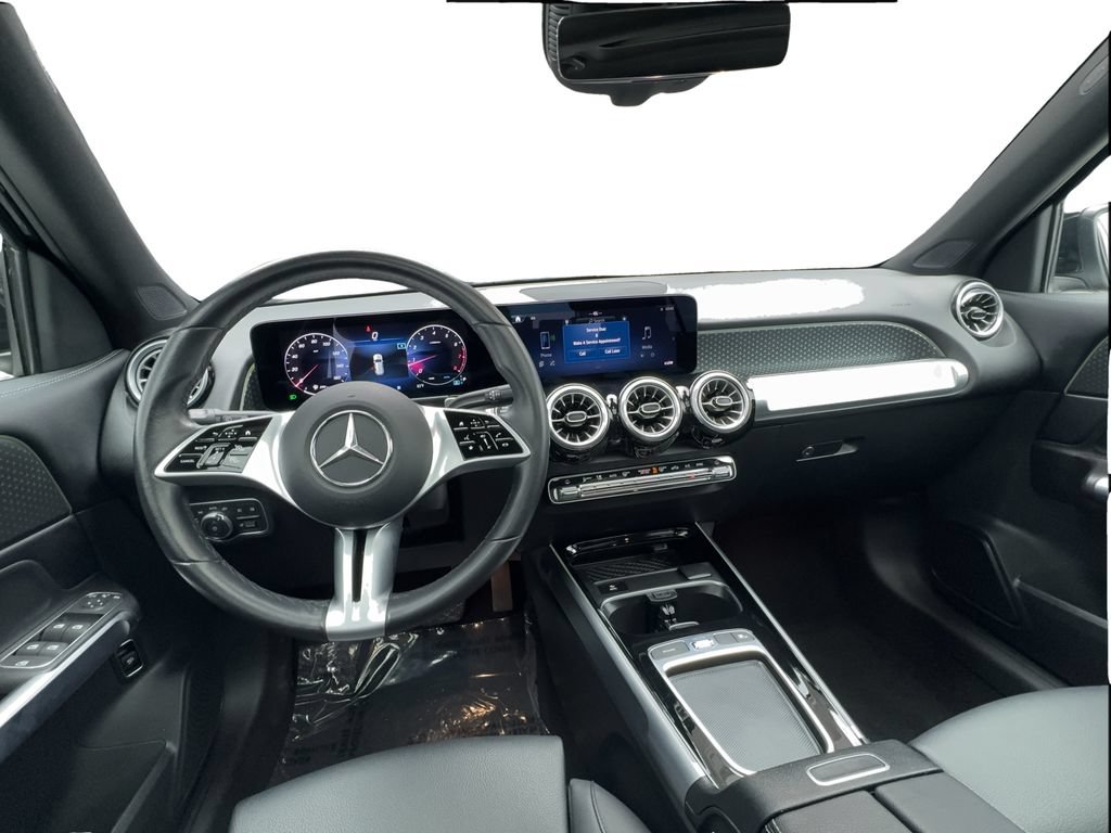 Used 2025 Mercedes-Benz GLB 250 4MATIC image 30