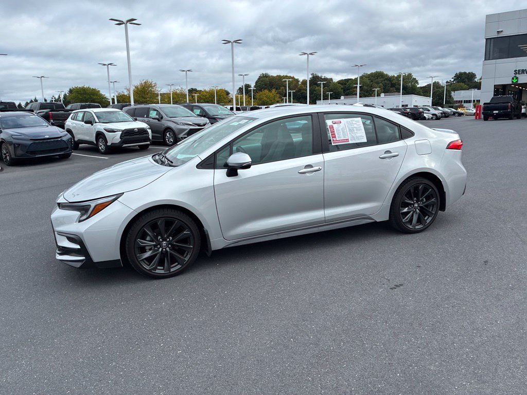 Used 2025 Toyota Corolla SE FWD image 15