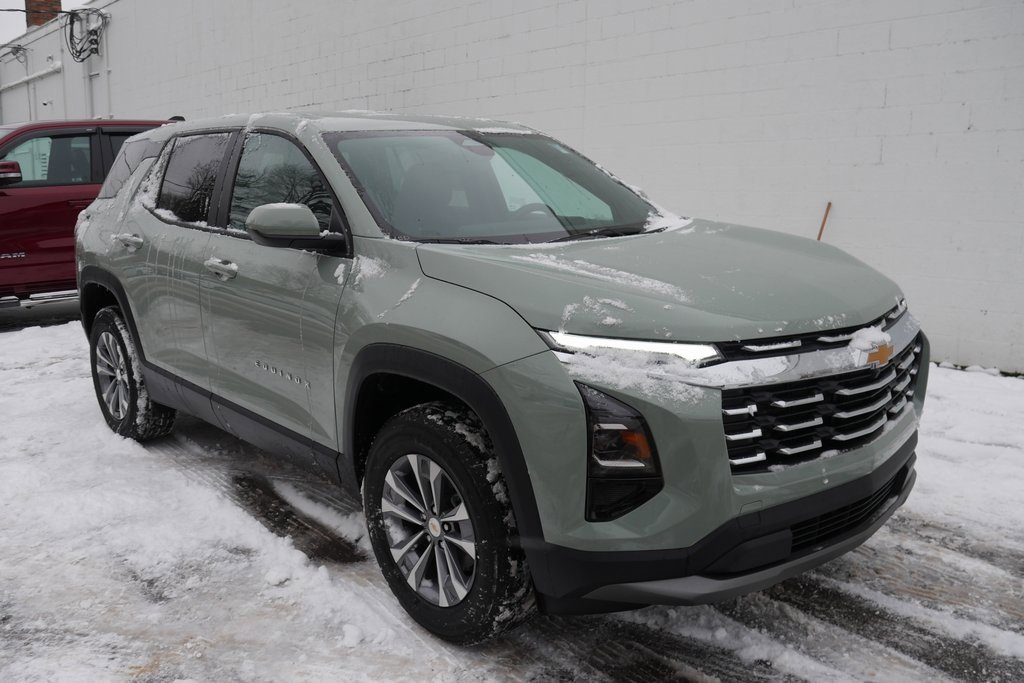 New 2026 Chevrolet Equinox LT image 2