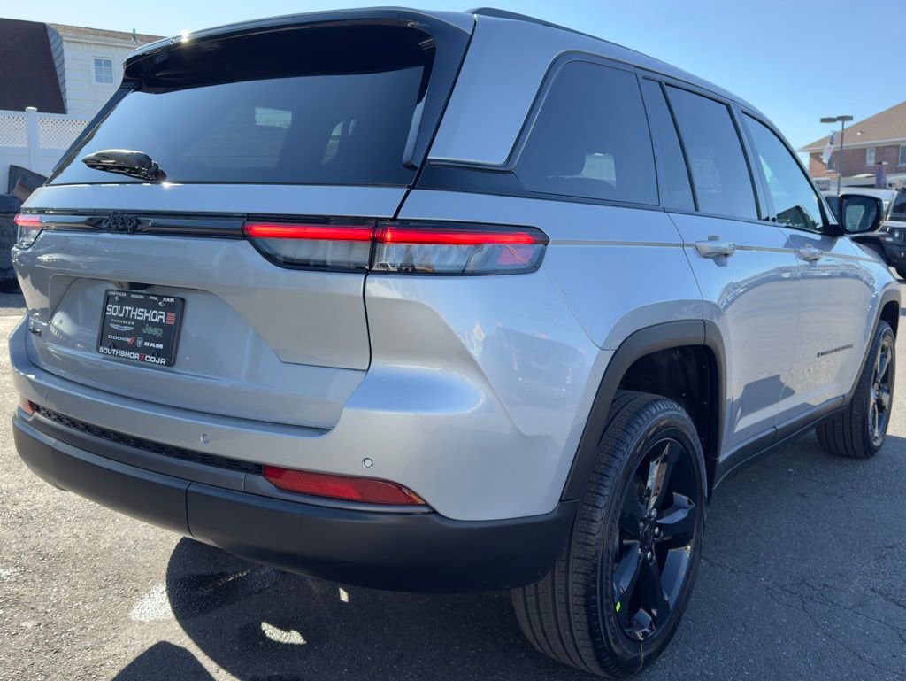 New 2026 Jeep Grand Cherokee Limited w/ Limited Altitude Package image 7