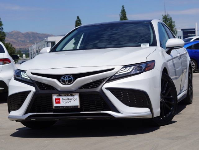 Used 2021 Toyota Camry XSE w/ Blackout Package (TMS) FWD image 3