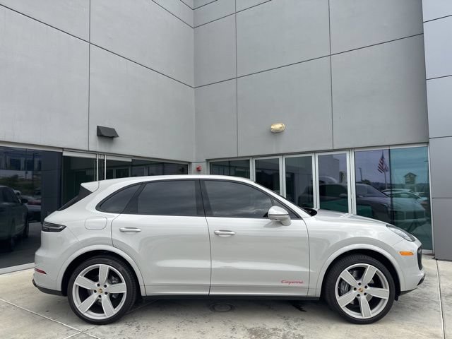 Used 2022 Porsche Cayenne Platinum Edition AWD/4WD image 9