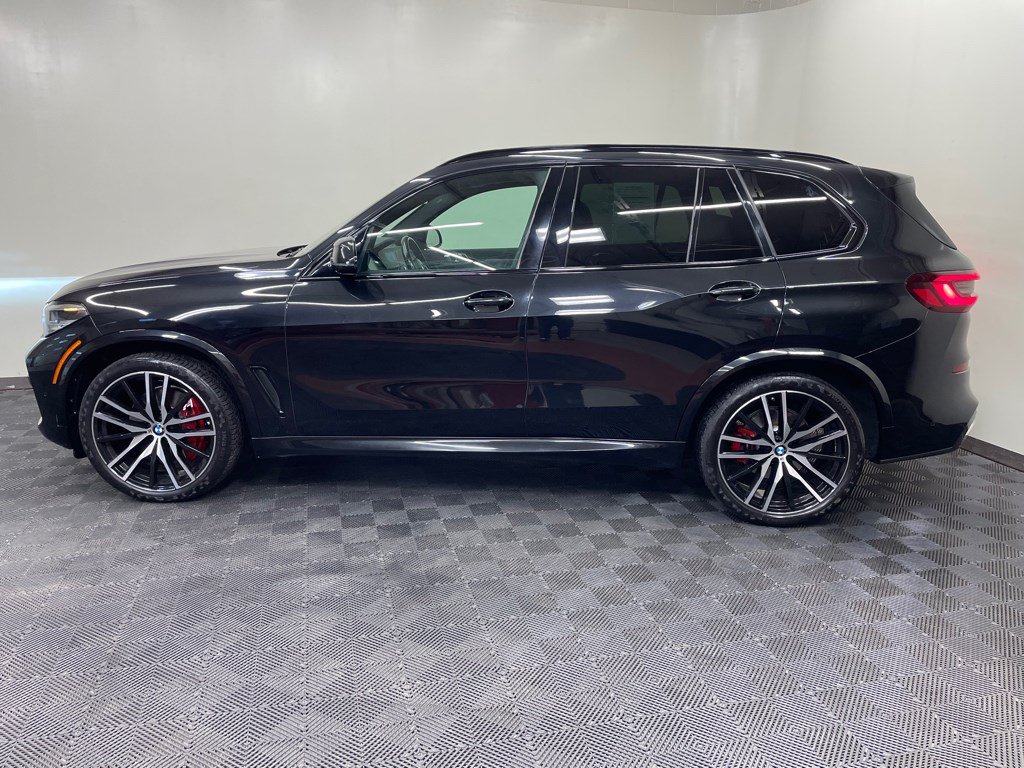 Used 2022 BMW X5 xDrive40i w/ M Sport Package AWD/4WD image 2