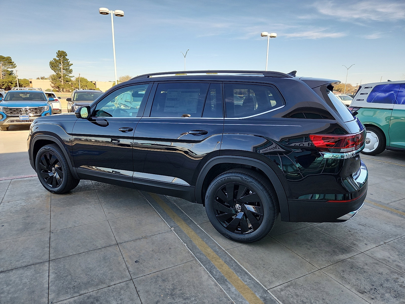 New 2026 Volkswagen Atlas SE FWD image 4